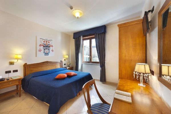 Ulisse Deluxe Hostel (Sorrent)